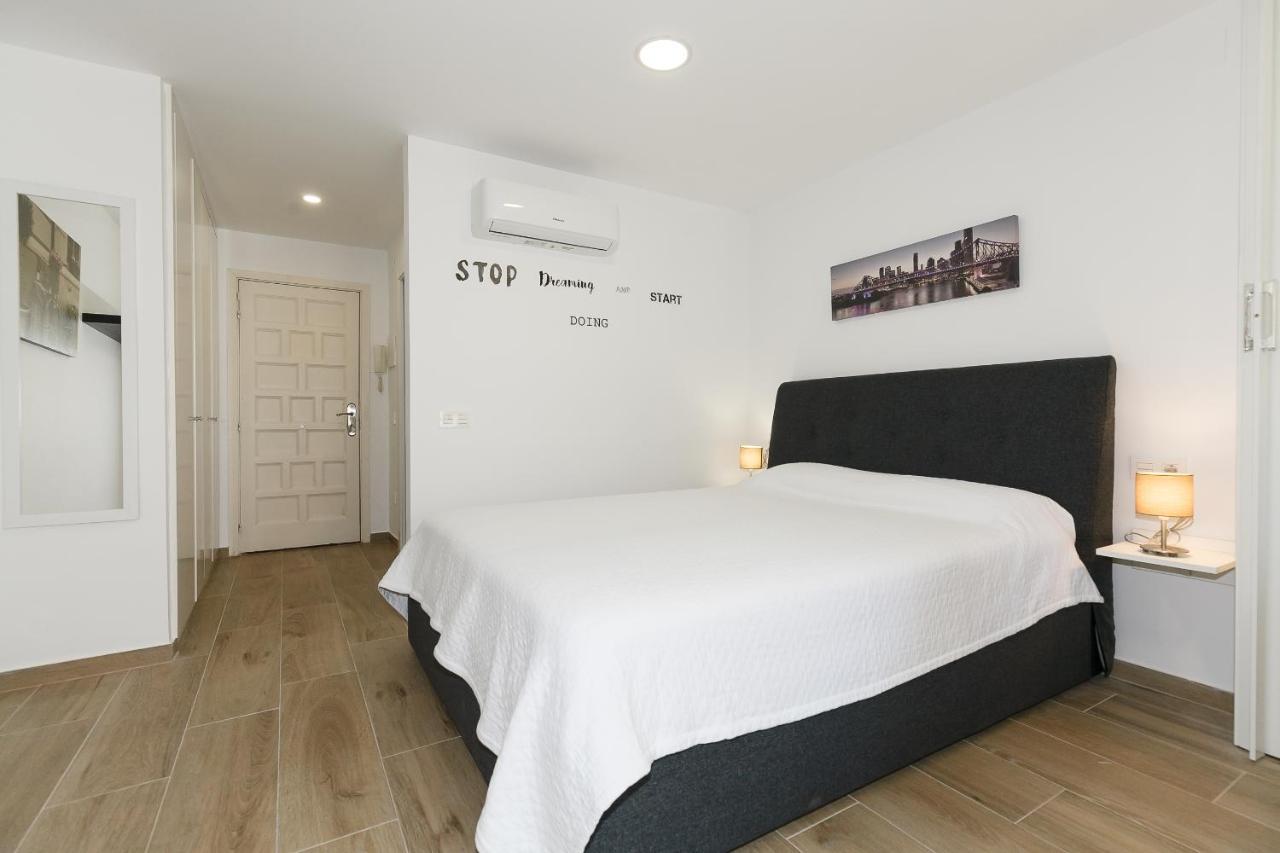 Uhc Alboran Apartments 살루 외부 사진