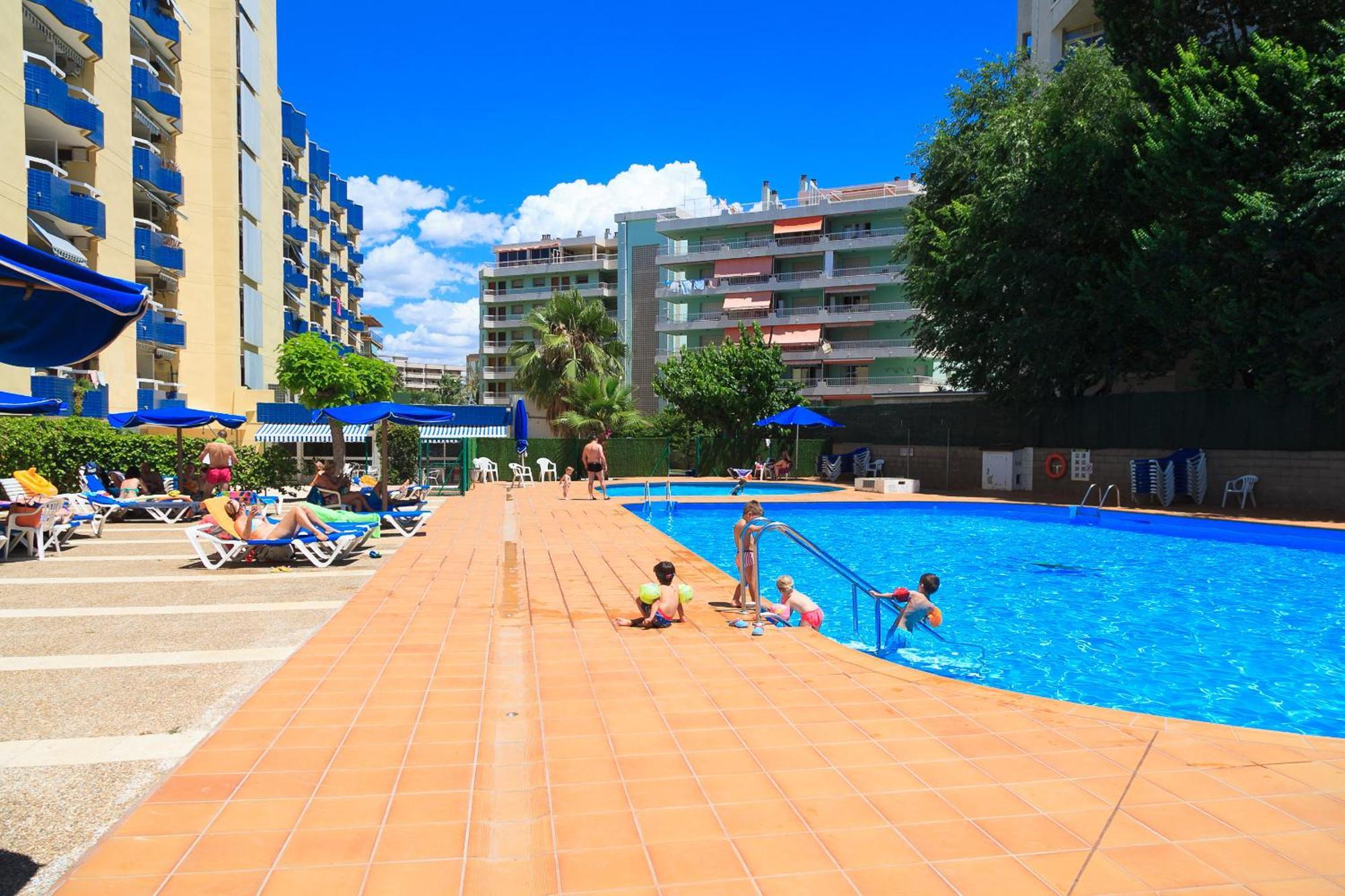 Uhc Alboran Apartments 살루 외부 사진