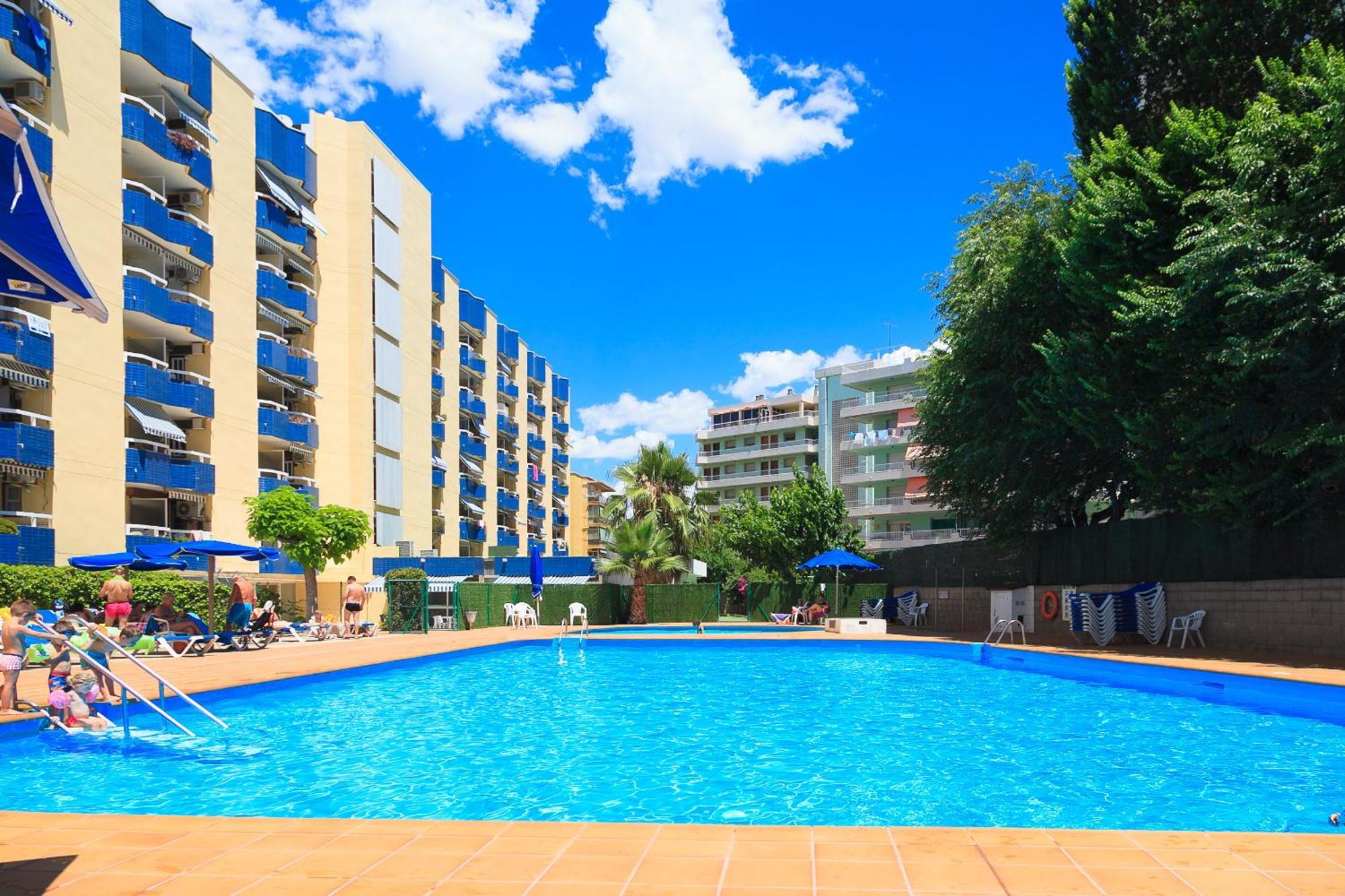 Uhc Alboran Apartments 살루 외부 사진